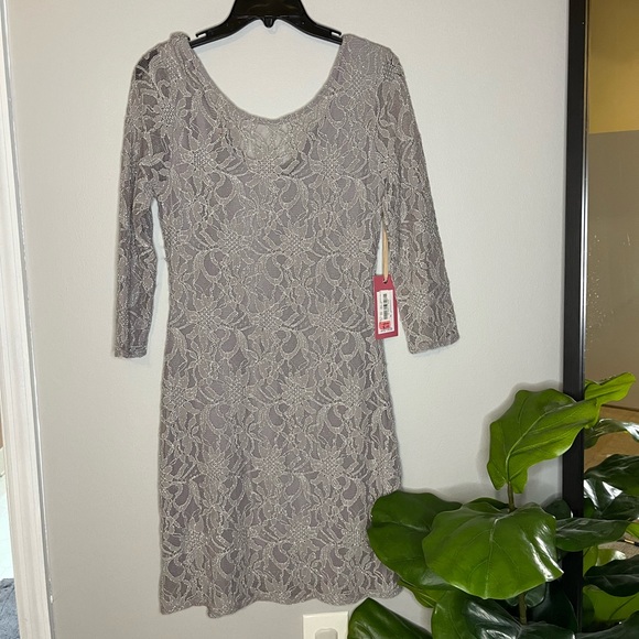 Chelsea and Violet sparkly long sleeve dress size medium NWT - Picture 5 of 7